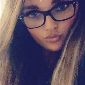 Meet your Posher, Raven